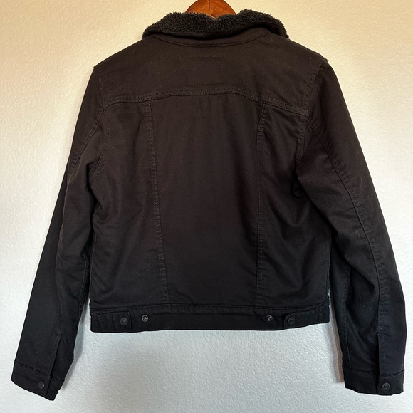 Levi’s original Sherpa Trucker Jacket - Picture 2 of 4